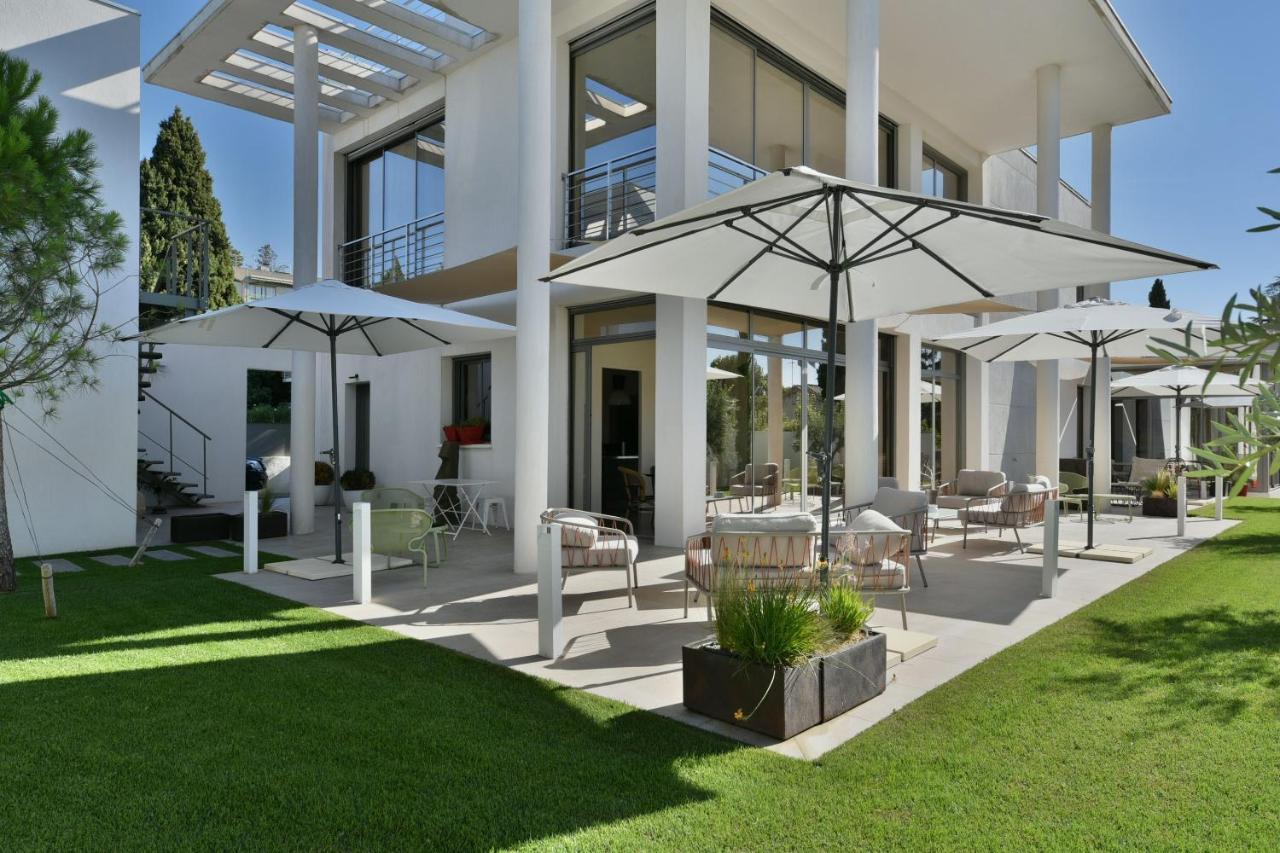 Monte Alta Hotel Salon-de-Provence Exterior photo